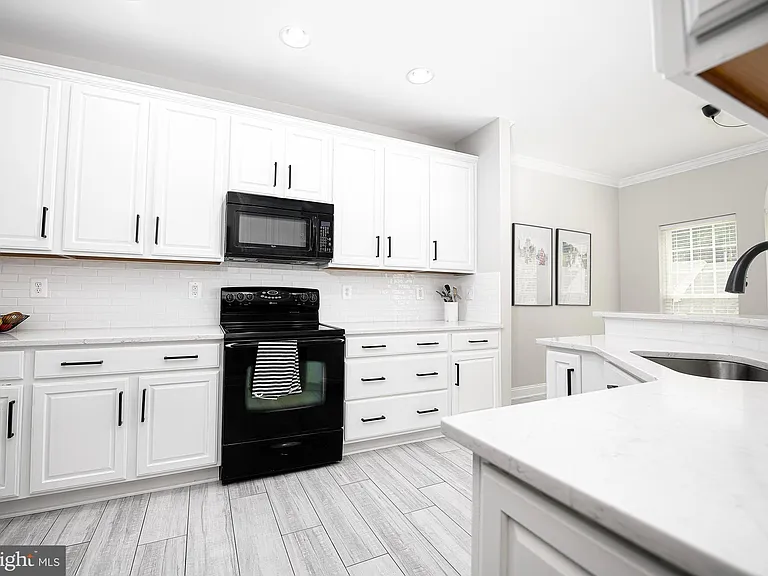 735 Perthshire Pl #61 — Photo 16