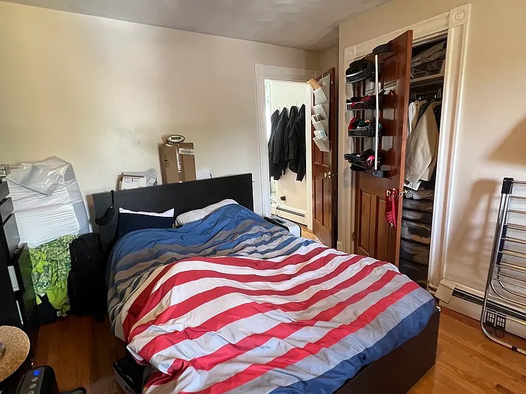 235 Columbia St #4R — Photo 5