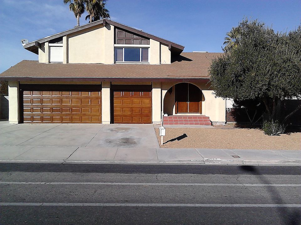 3 Car Garage
