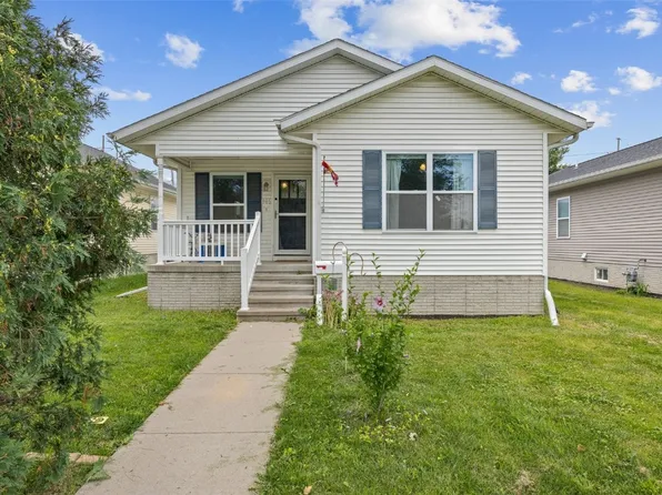 806 10th St SW, Cedar Rapids, IA 52404