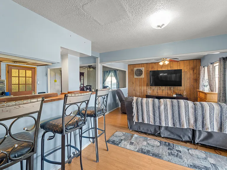 36769 Richards Ln — Photo 6