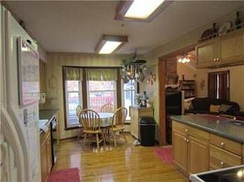 4th image of 401 NE Noeleen Ln