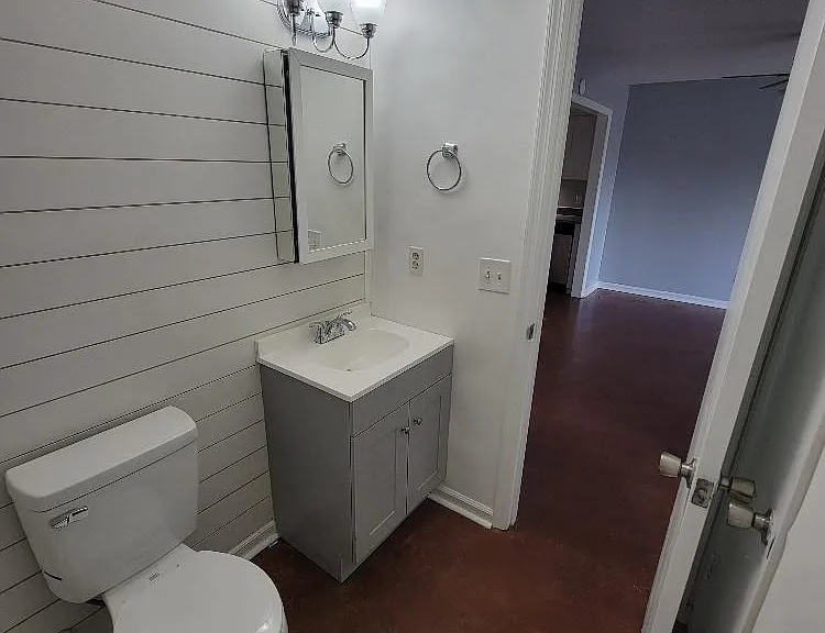 105 Maple Dr #B — Photo 15