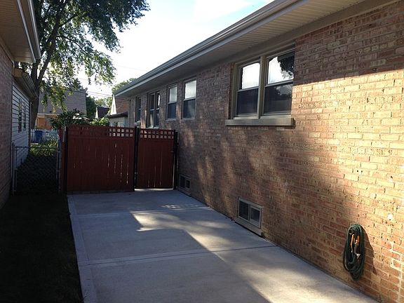 2nd image of 3116 Louis St