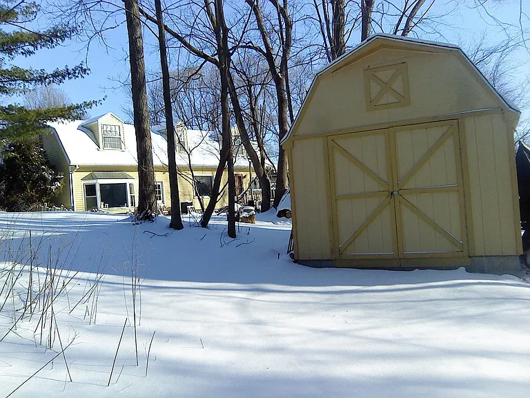 Storage barn - availible
