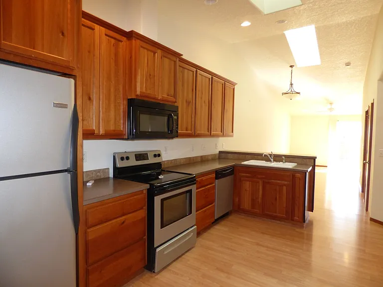 619-621 S Broad St — Photo 23