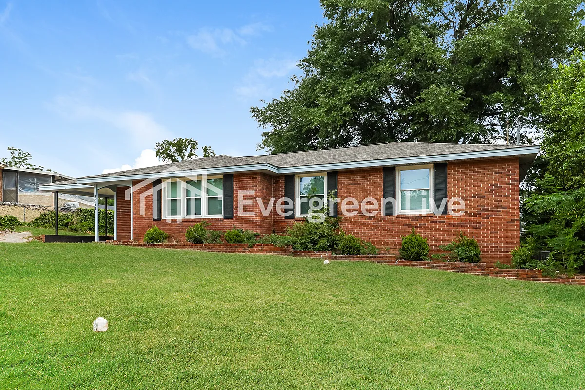 Building Photo - 3021 Baywood Dr