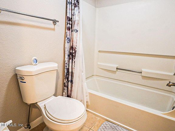 2nd image of 100 Fairway Park Blvd Unit 2004