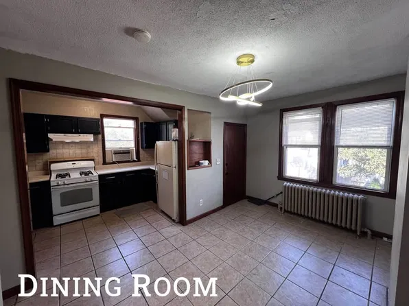 71 Mount Vernon St, New Bedford, MA 02740