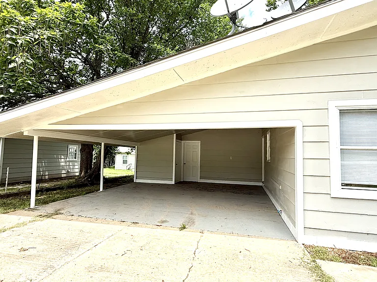 2378 E Texas St — Photo 28