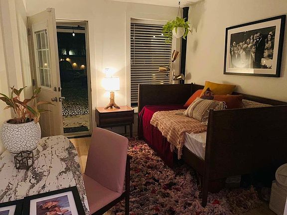 4th image of 424 Jefferson Ave #1