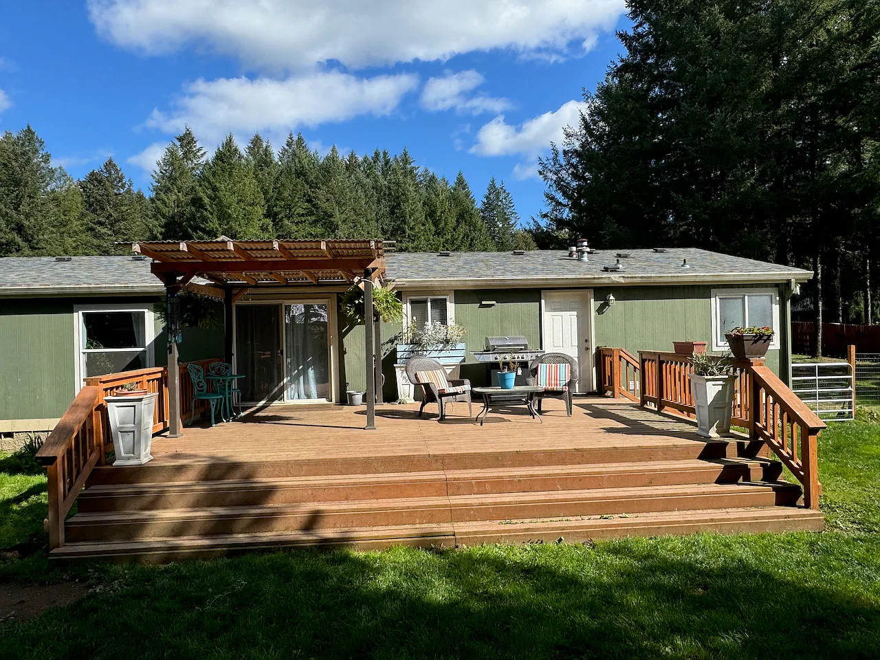 4 bed, 1760 sqft, $2,550 — Photo 2