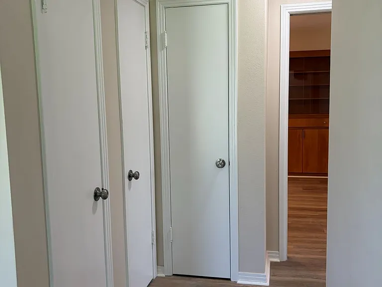 1109 W Plymouth St — Photo 30