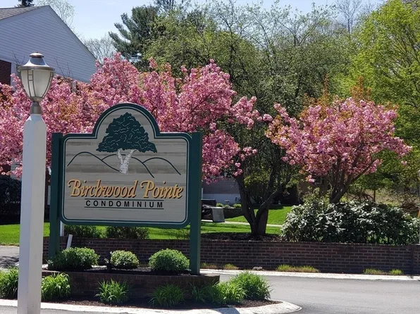 3 Birchwood Ct #102, Amesbury, MA 01913