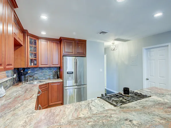 161 Beach 128th Street image 17 of 38