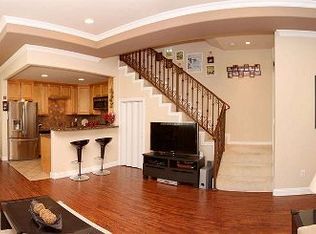 631 E Magnolia Blvd UNIT 101, Burbank, CA 91501