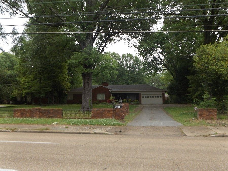 1st image of 4220 Poplar Ave