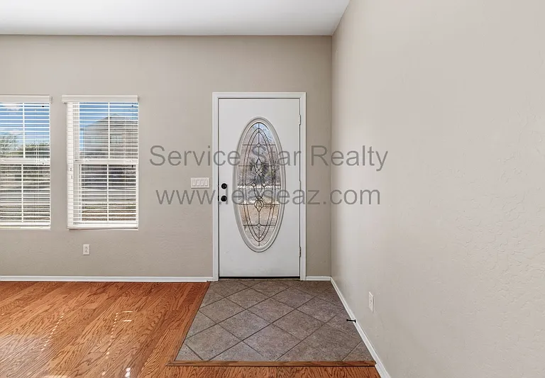 15015 N 172nd Ln — Photo 3