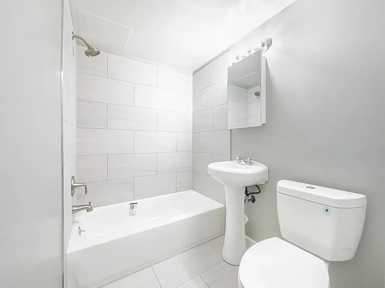 Broad Oaks Apartments — Photo 14