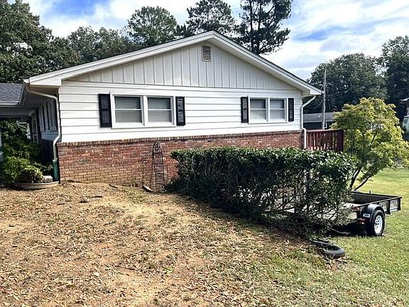 2nd image of 150 Forest Ln