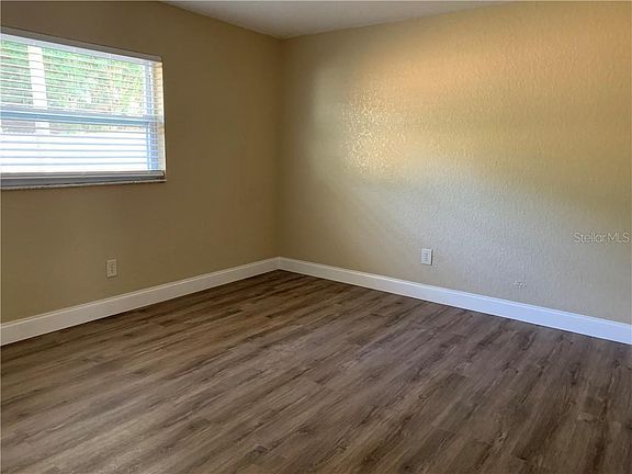 4th image of 15045 Willow Way #B