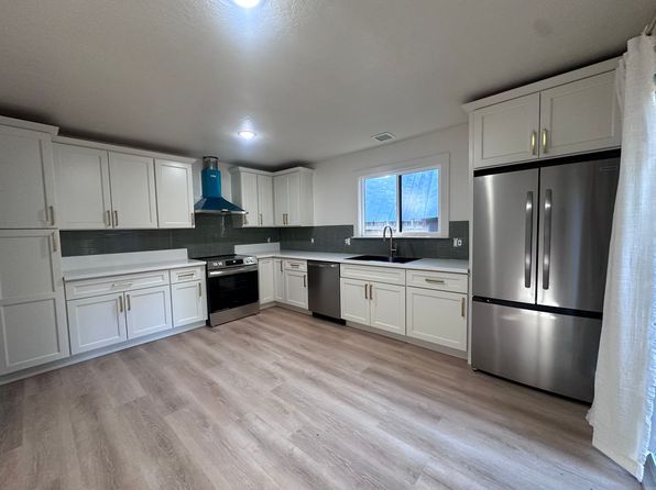 1145 Keller Rd, South Lake Tahoe, CA 96150 – 3-bedroom rental in South Lake Tahoe