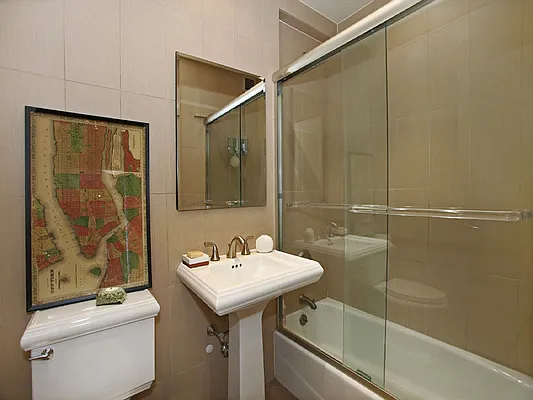 Sold by Sotheby's International Realty | media 19