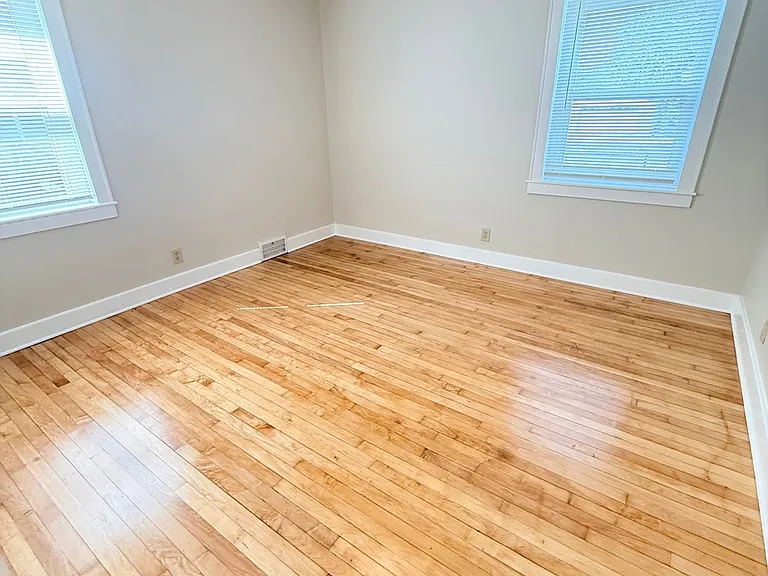 1426 Silver St — Photo 8