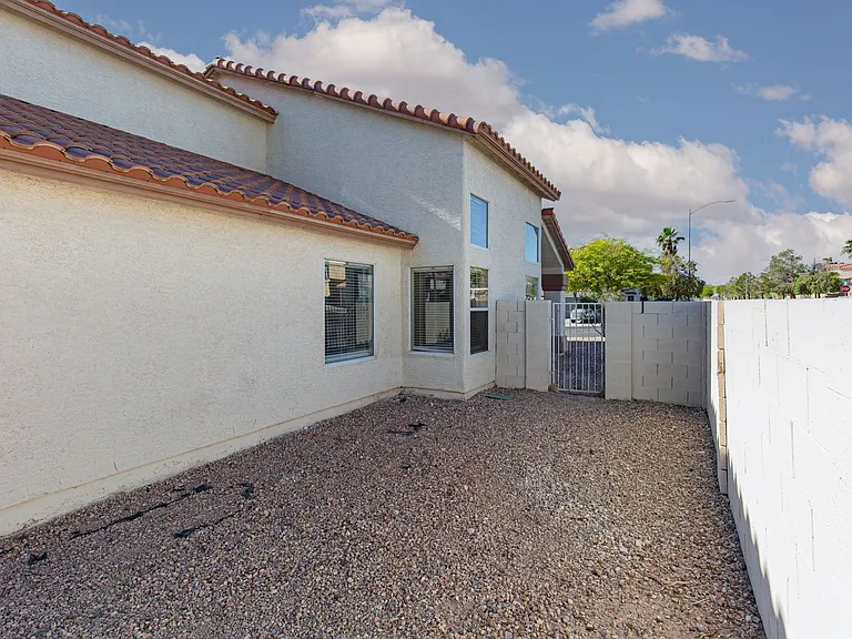 8348 Granite Peak Ct — Photo 28