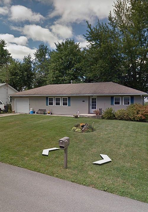 2nd image of 842 N Main St