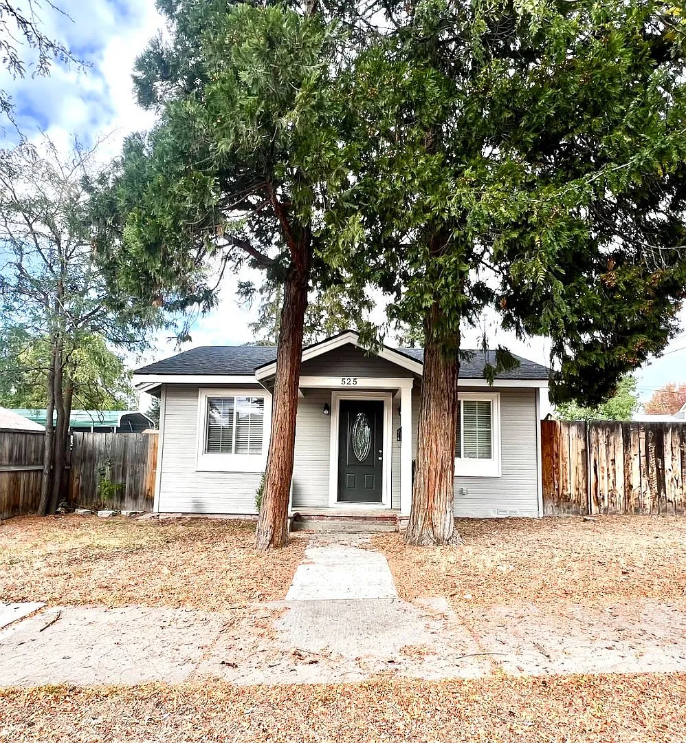 1 Bed/1 Bath Cottage Style Home — Photo 2