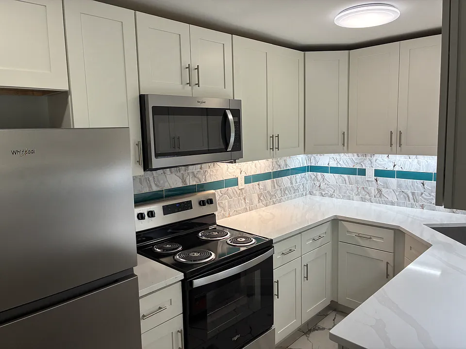 975 Parkside Pl #C-8