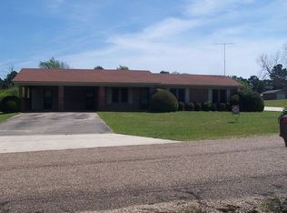 2409 E Plainview St, Hope, AR 71801