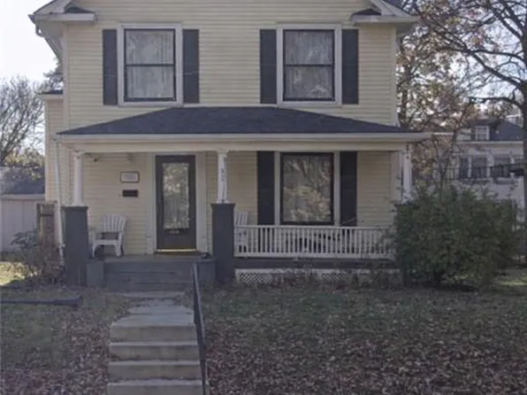 211 Vine St, Leavenworth, KS 66048