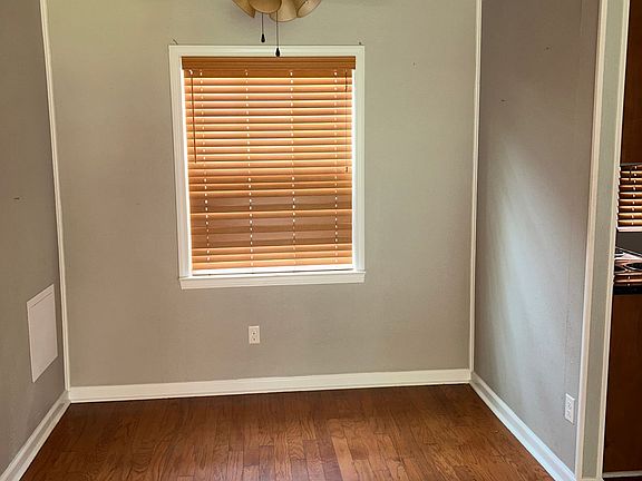 3rd image of 2109 Pearl St #B6