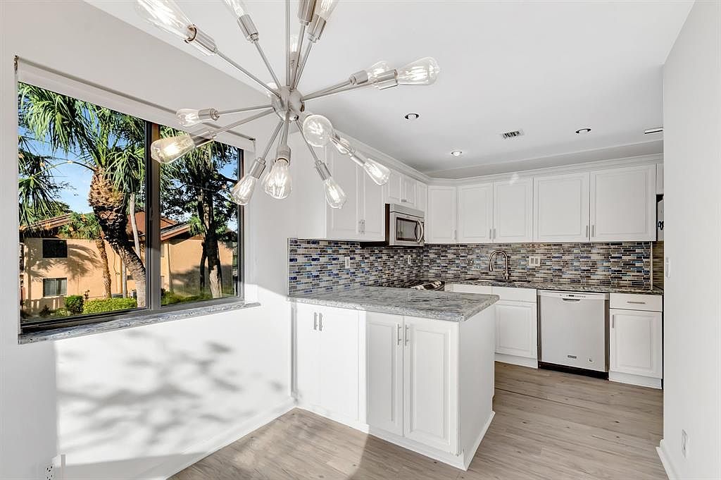 5334 Fountains Dr #221