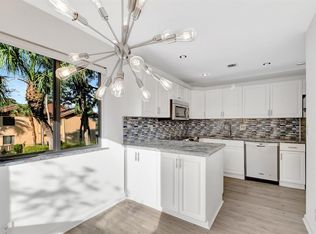 5334 Fountains Dr #221, Lake Worth, FL 33467