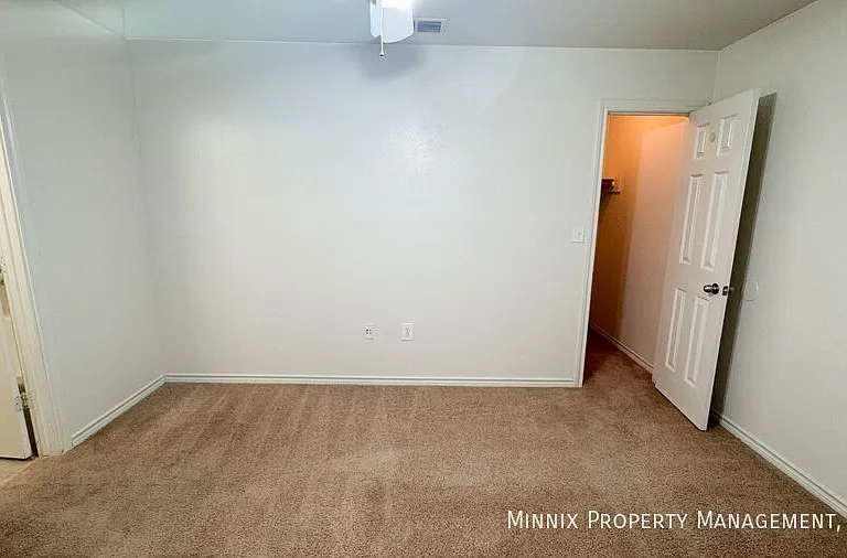 5415 Marshall St #B — Photo 18