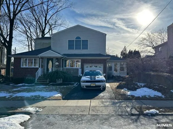 216 Westview Ave, Fort Lee, NJ 07024