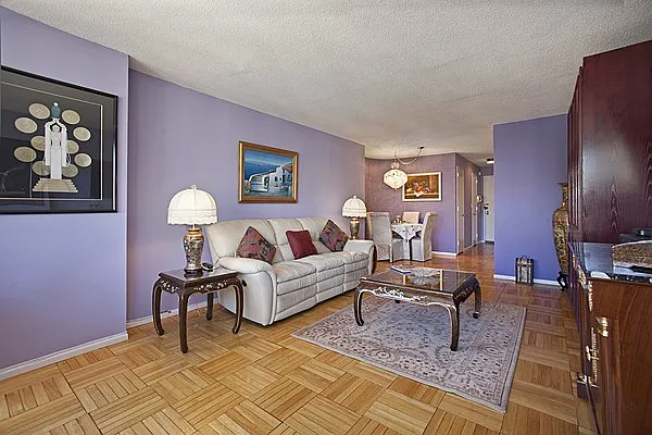 Sold by R New York | media 5