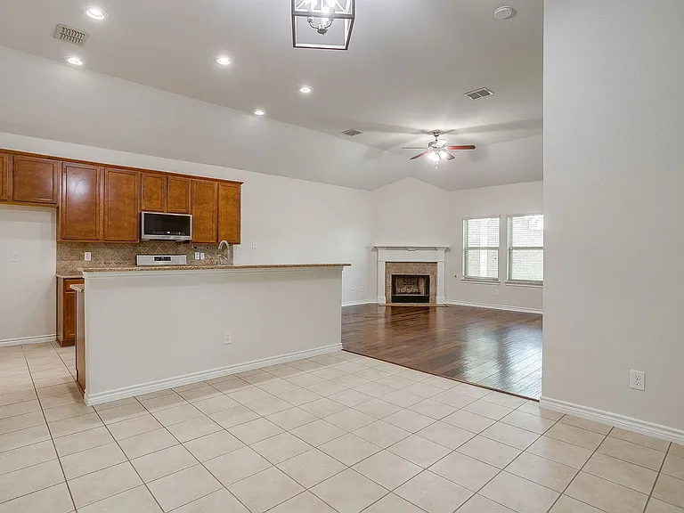 3801 Weatherstone Dr — Photo 12