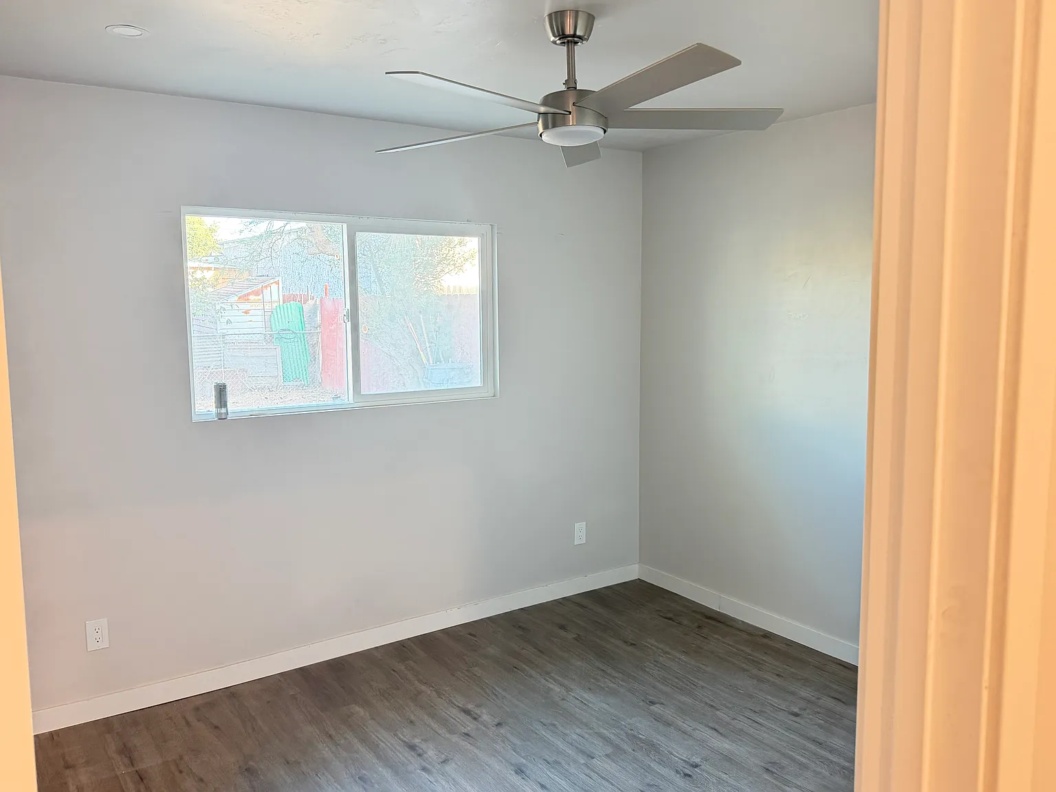 3 bed, 1100 sqft, $3,100 — Photo 3
