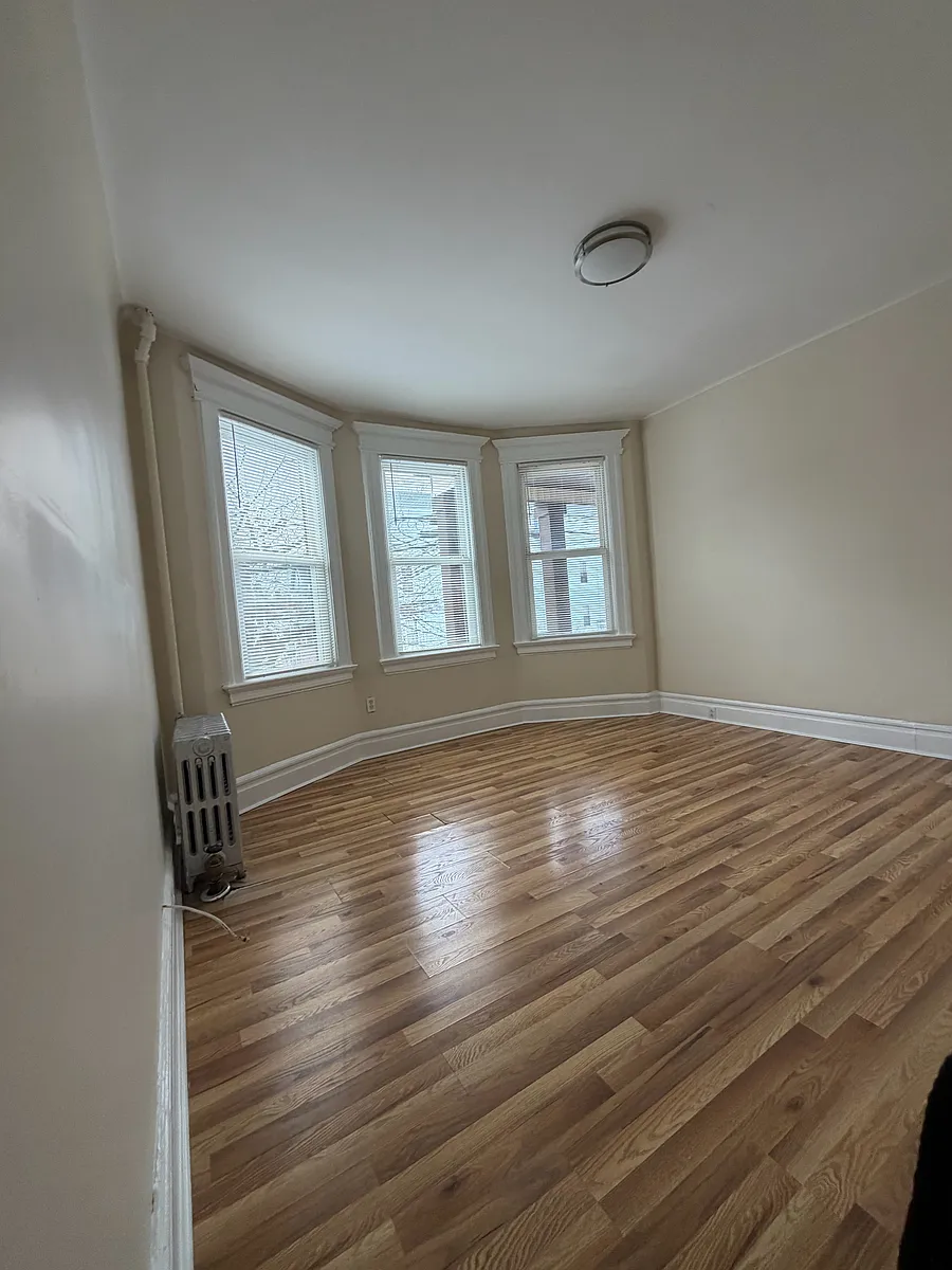 Building Photo - 60 Vermont Ave #1