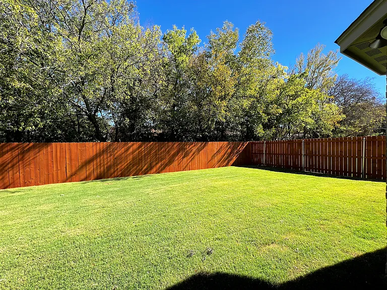 219 Clover Cir — Photo 20