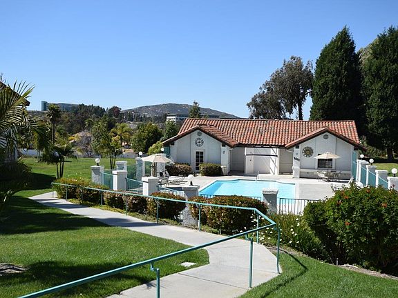5th image of 16280 Avenida Venusto Unit D