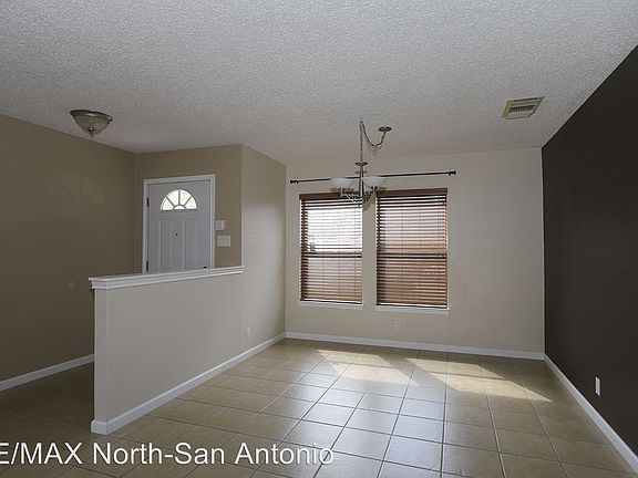 3rd image of 2522 Kingswell Ave