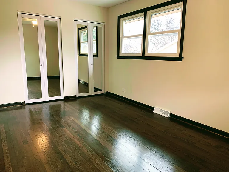 1000 E Irving Park Rd — Photo 11