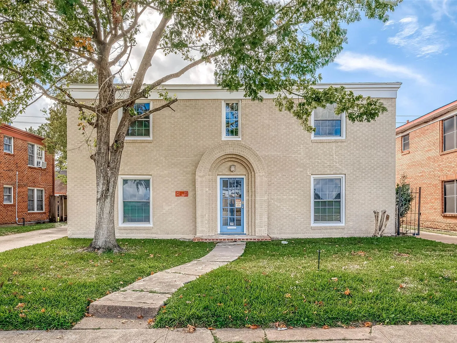 1 bed, 1.0 bath, 2888 sqft, $1,100 — Photo 1