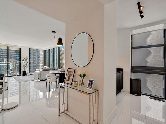 3rd image of 1010 Brickell Ave Unit 2505