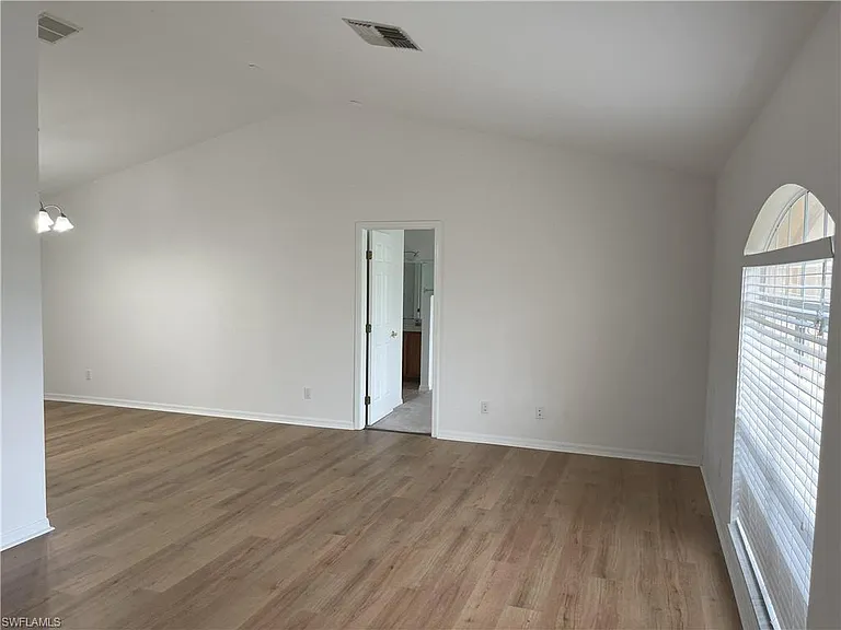 9758 Country Oaks Dr — Photo 7